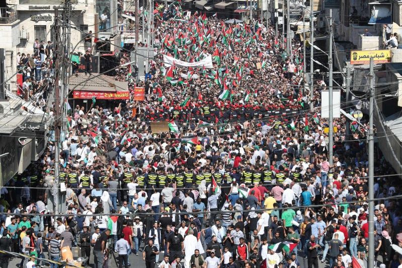 تضامناً مع غزّة.. تأجيل وإلغاء المظاهر الاحتفالية