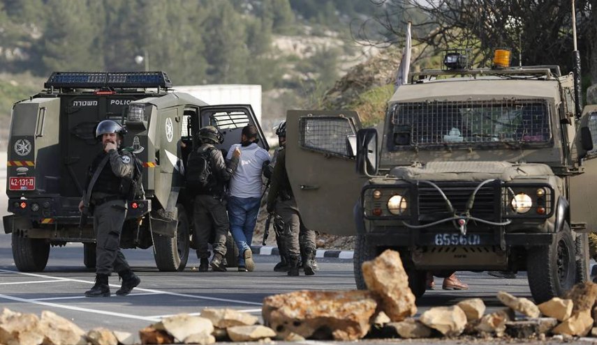 قوات الاحتلال تشن حملة اعتقالات واسعة في انحاء مختلفة بالضفة الغربية
