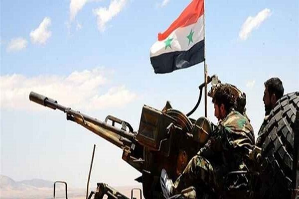 رداً على الهجوم الارهابي في حمص... الجيش السوري يقصف مقرّات الحزب التركستاني وكتيبة المهاجرين