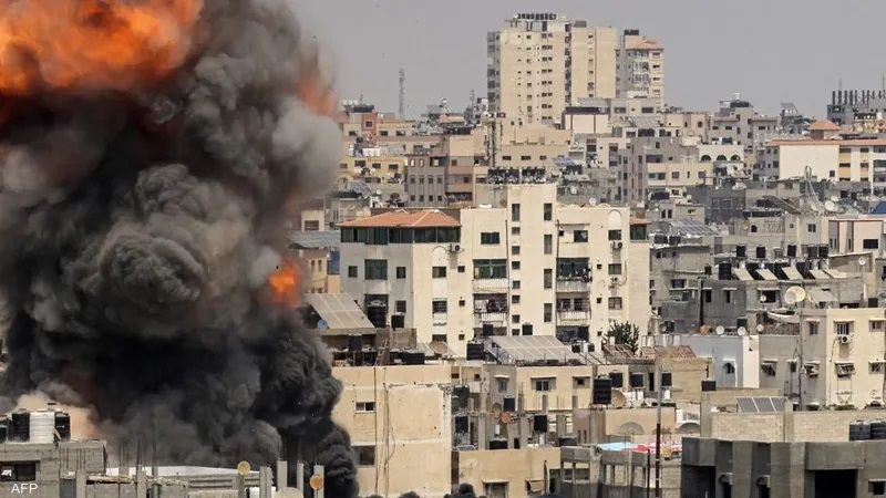 لليوم 41 للحرب على غزة.. الاحتلال يُجدّد اقتحام مجمع الشفاء ومحاصرته بالدبابات