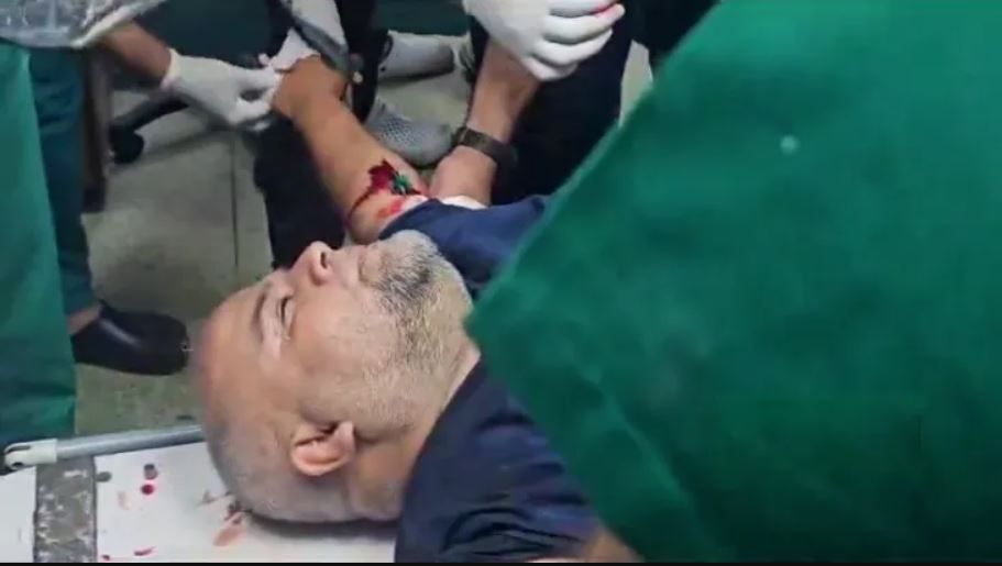 إصابة صحفيين بقصف إسرائيلي لمدرسة في خان يونس