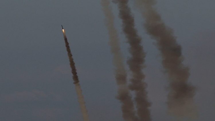 سرايا القدس تسقط طائرة "سكاي لارك" وتقصف تجمعات لجنود الاحتلال