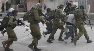 قوات الاحتلال تعتقل 14 فلسطينياً في الضفة الغربية