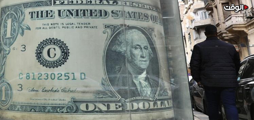 الدولار يرتفع إلى مستوى قياسي جديد في مصر