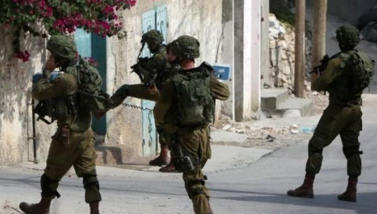 قوات الاحتلال الإسرائيلي تقتحم عناتا والعيساوية بالقدس المحتلة