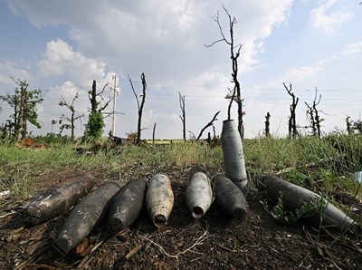 تصعيداً للأزمة في أوكرانيا.. واشنطن تزيد إنتاج القذائف المدفعية