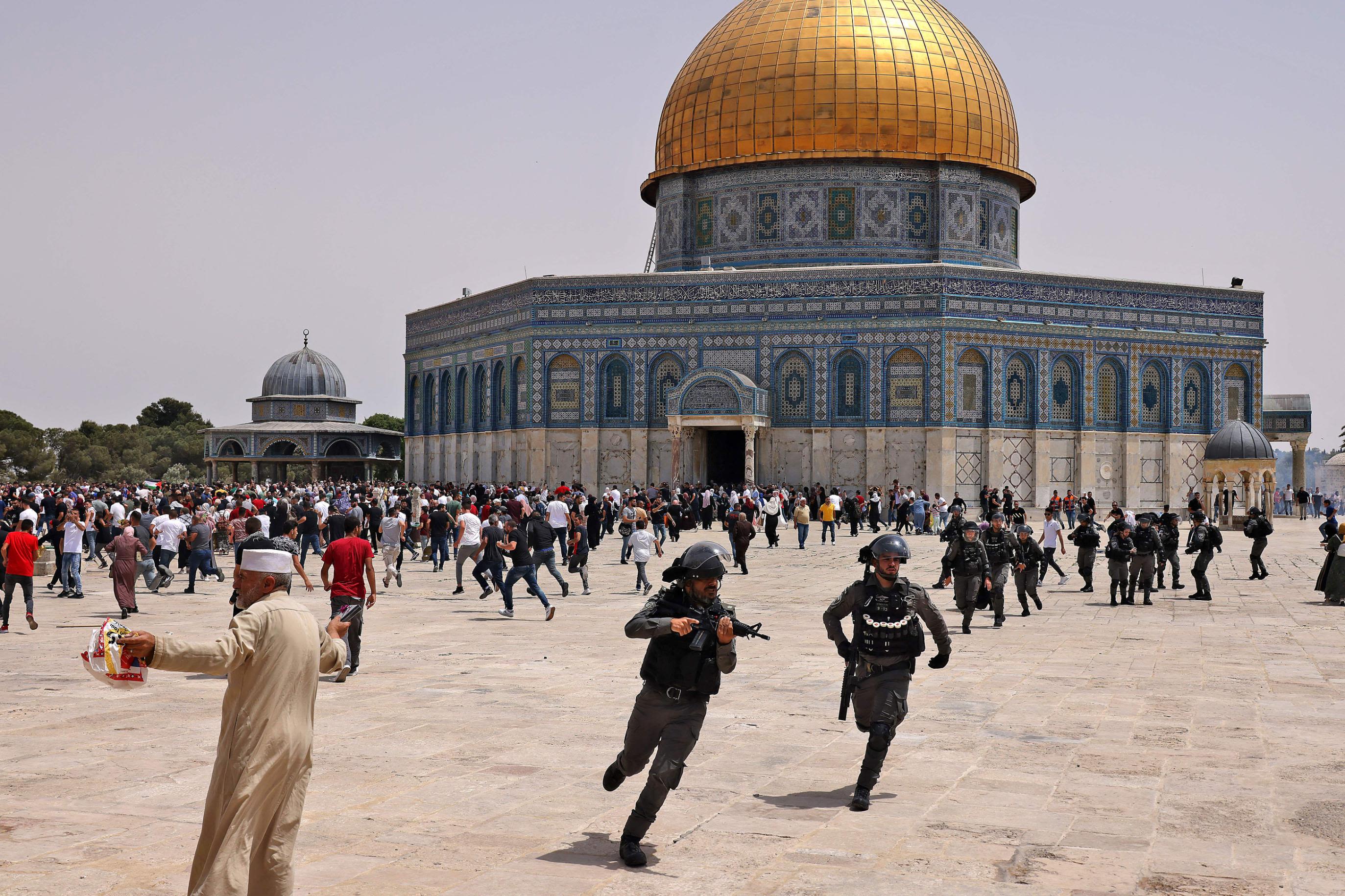 Israel’s Eviction of Worshipers from Al-Aqsa an Attack on Entire Muslims: Senior Cleric
