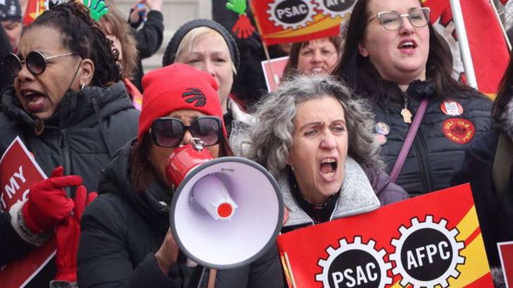 Over 150,000 Canada Public Workers Go on Strike over Wages