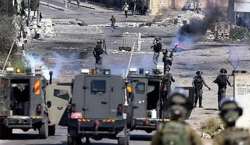 قوات الاحتلال تقتحم مدينة جنين وتصيب 8 فلسطينيين وتعتقل 2 آخرين