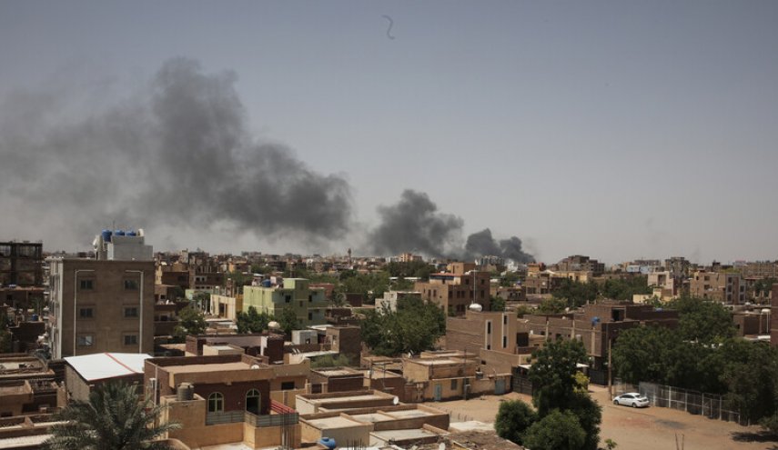 السودان.. الجيش يعلق مشاركته في مفاوضات جدة والمعارك متواصلة في البلاد