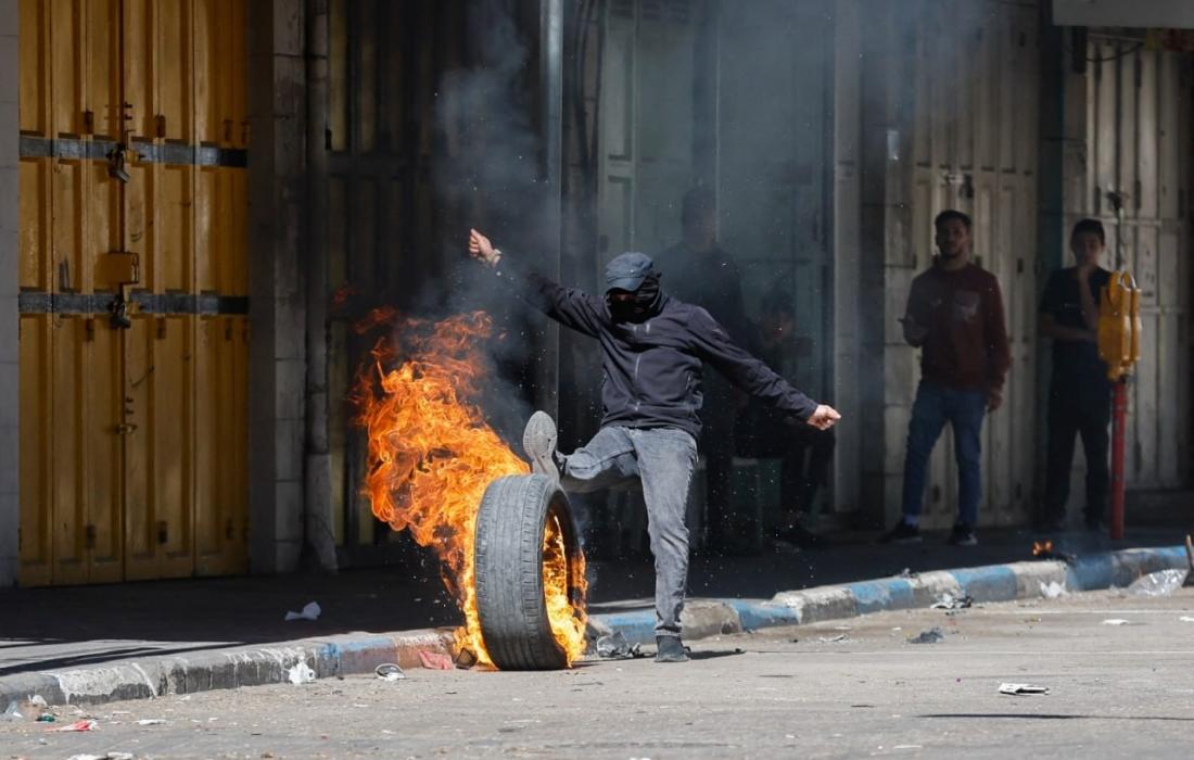 إصابات بالاختناق والرصاص إثر اعتداء قوات الاحتلال على مسيرة في كفر قدوم