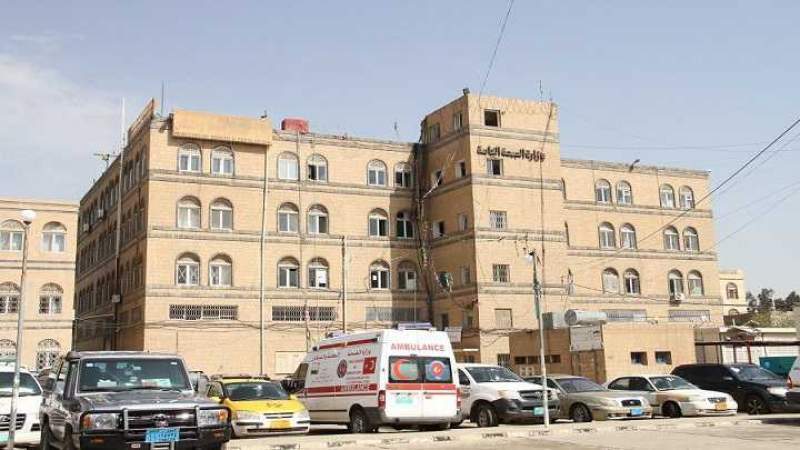 الصحة اليمنية: الوجهة الواحدة لمطار صنعاء ومحدودية الرحلات يفاقم الأزمة الإنسانية ومعاناة المرضى