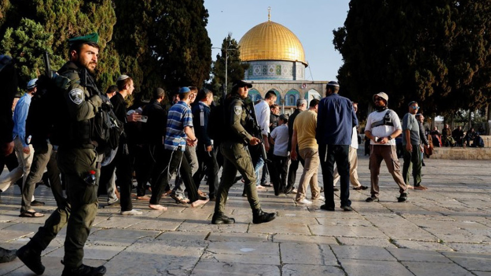 Dozens of Fanatic Israeli Settlers Break into Al-Aqsa Mosque
