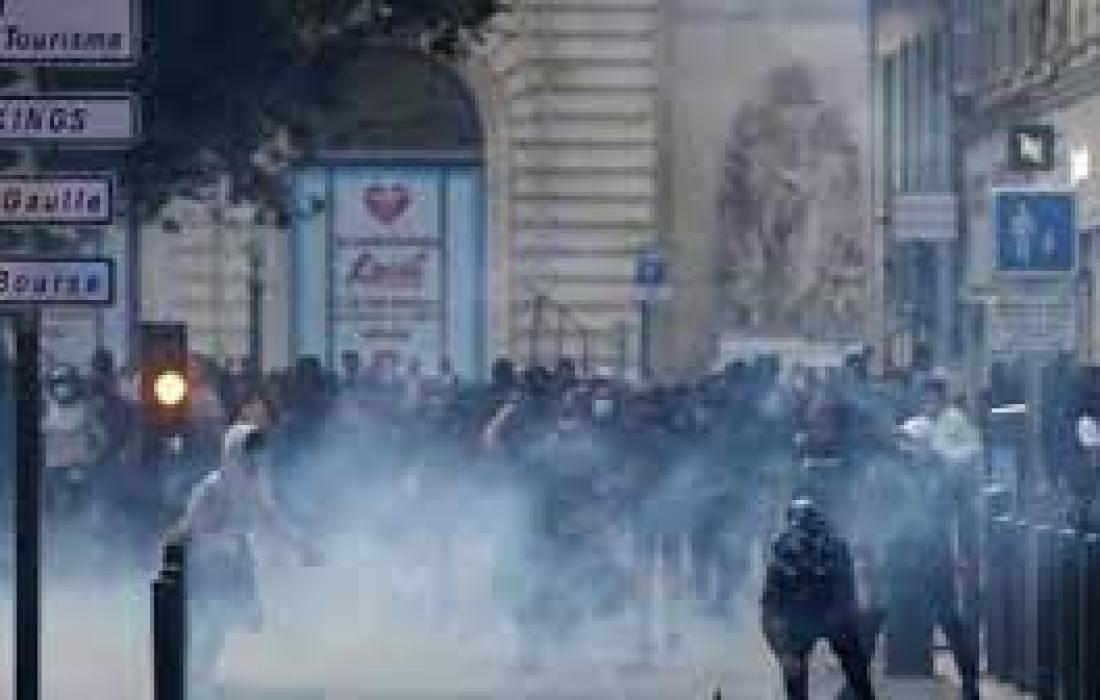 الاحتجاجات مستمرة في فرنسا وتحذيرات من حرب أهلية