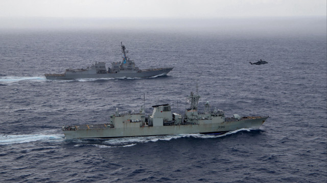 China reacts to US and Canadian warships passing through the Taiwan Strait