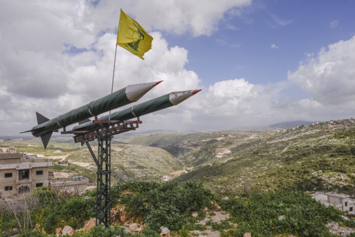 Hezbollah hits 4 Israeli settlements and a military base with rockets