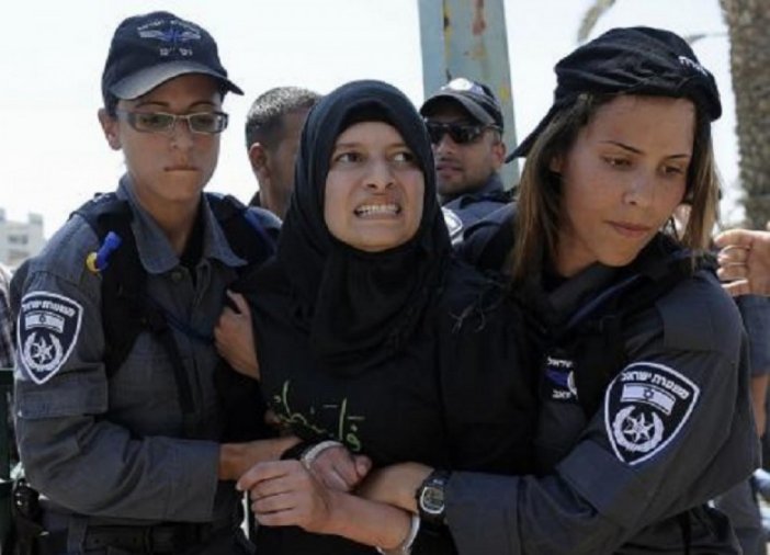ضمن سياسة استهداف النساء.. الاحتلال الإسرائيلي يحوّل خمس أسيرات للاعتقال الإداريّ