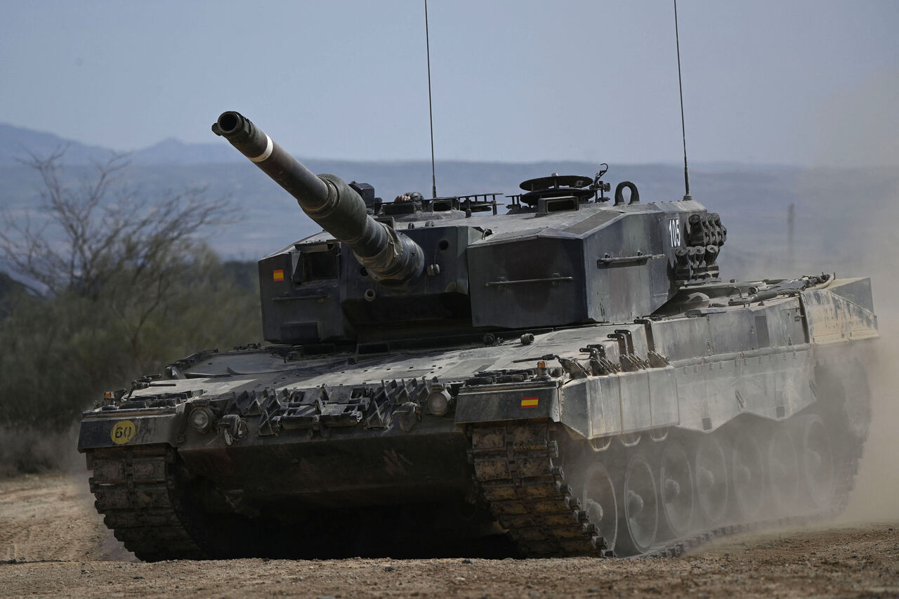 اسپانیا ۲۰ فروند تانک لئوپارد به اوکراین ارسال می‌کند