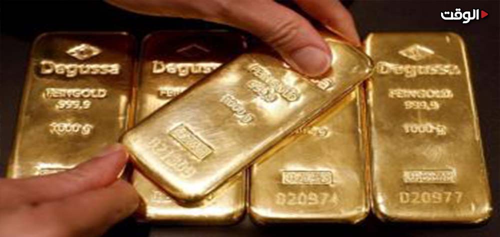الذهب يحوم قرب أعلى مستوى له على الإطلاق وسط تماسك الدولار بعد بيانات قوية