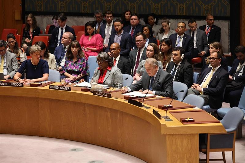 The Security Council approved the Gaza peace resolution, which Hamas welcomed