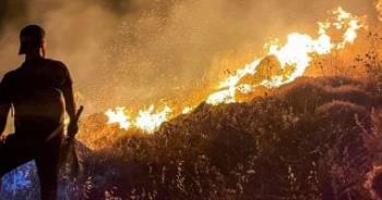 إجلاء مئات الأشخاص بسبب حرائق الغابات فى كندا