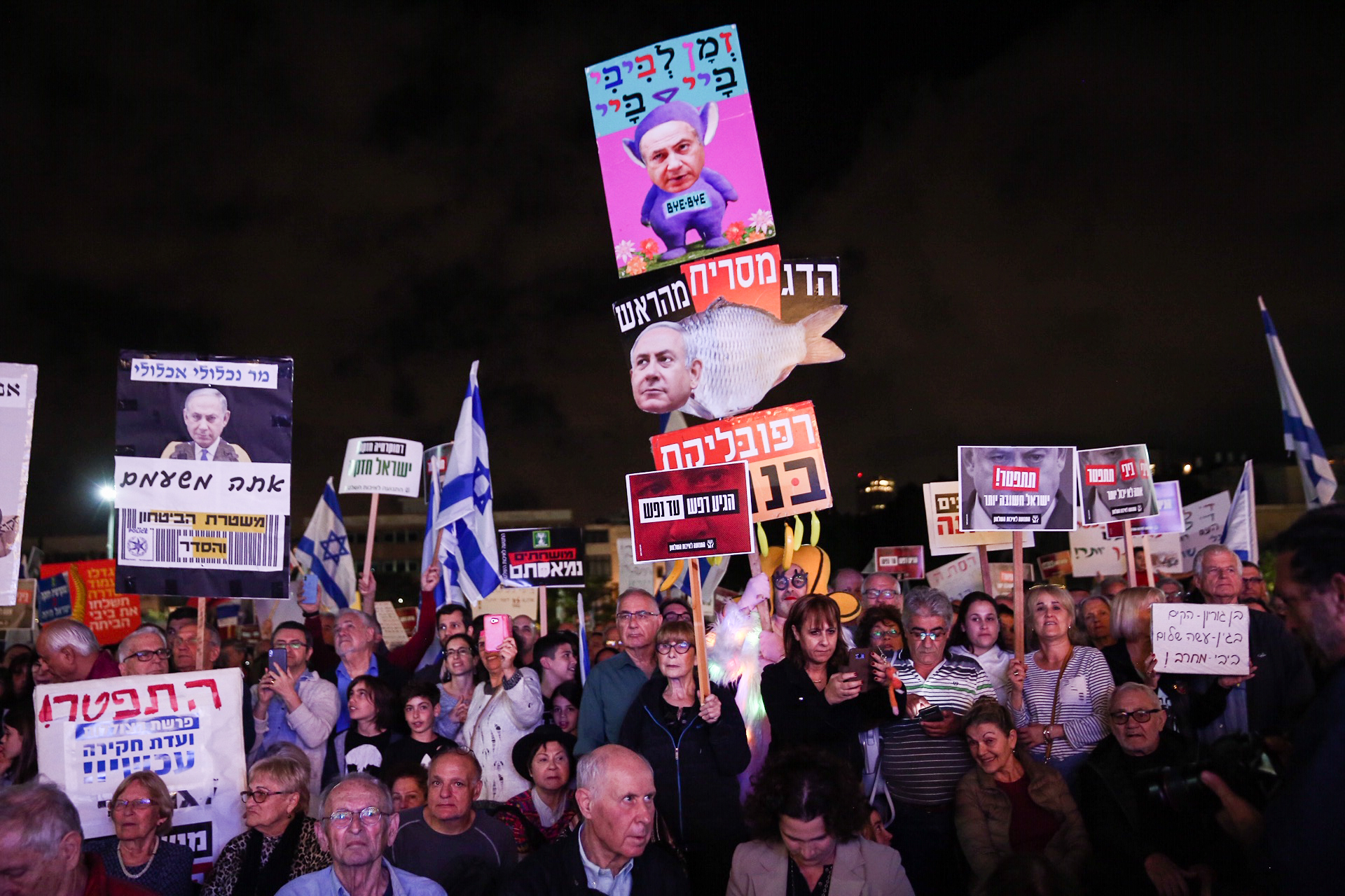 Tens of thousands of Israelis are calling for Netanyahu’s resignation
