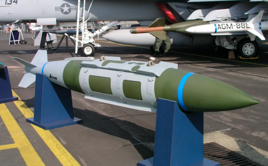 Israel Receives a Delivery of Heavy Bombs from the United States