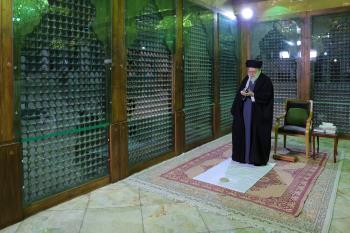Leader Visits Imam Khomeini’s Mausoleum Ahead of Islamic Revolution Anniversary