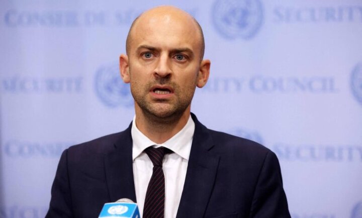 بارو:استقلال فرانسه و اتحادیه اروپا در معرض خطر است